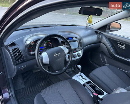 Фіолетовий Хендай Елантра, об'ємом двигуна 1.6 л та пробігом 198 тис. км за 6850 $, фото 20 на Automoto.ua