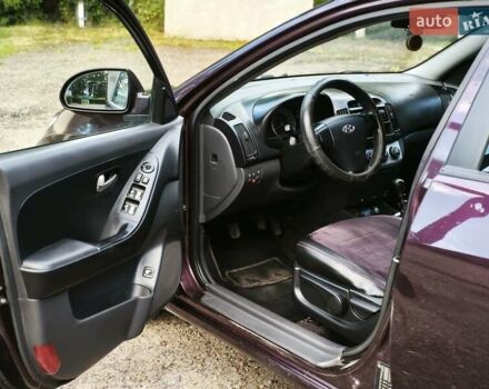 Фиолетовый Хендай Элантра, объемом двигателя 1.59 л и пробегом 276 тыс. км за 4800 $, фото 8 на Automoto.ua