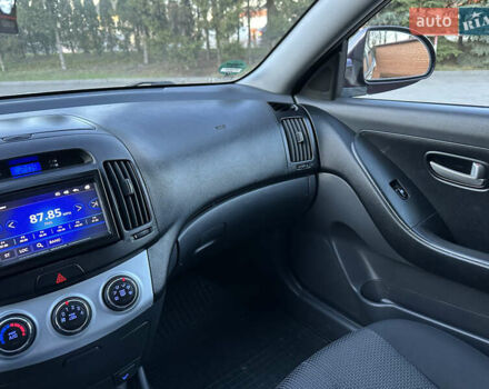 Фіолетовий Хендай Елантра, об'ємом двигуна 1.6 л та пробігом 198 тис. км за 6850 $, фото 36 на Automoto.ua