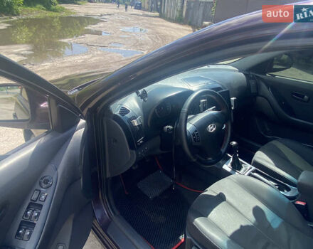 Фиолетовый Хендай Элантра, объемом двигателя 1.59 л и пробегом 190 тыс. км за 4900 $, фото 4 на Automoto.ua