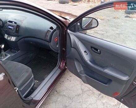 Фиолетовый Хендай Элантра, объемом двигателя 1.59 л и пробегом 356 тыс. км за 6400 $, фото 8 на Automoto.ua