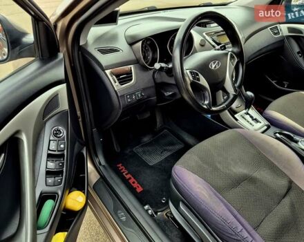 Коричневый Хендай Элантра, объемом двигателя 1.6 л и пробегом 265 тыс. км за 8100 $, фото 4 на Automoto.ua