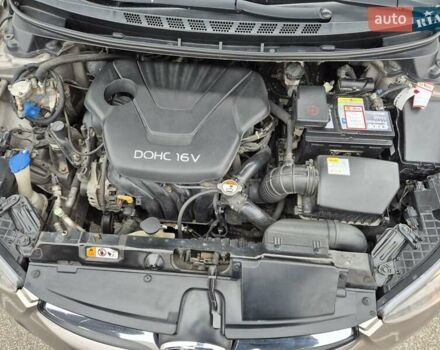 Коричневый Хендай Элантра, объемом двигателя 1.6 л и пробегом 265 тыс. км за 8100 $, фото 7 на Automoto.ua