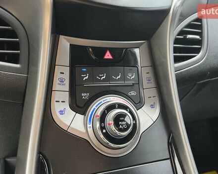 Коричневый Хендай Элантра, объемом двигателя 1.59 л и пробегом 140 тыс. км за 9700 $, фото 15 на Automoto.ua