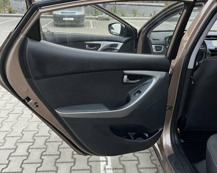 Коричневый Хендай Элантра, объемом двигателя 1.59 л и пробегом 104 тыс. км за 9300 $, фото 30 на Automoto.ua