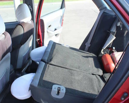 Червоний Хендай Елантра, об'ємом двигуна 2 л та пробігом 228 тис. км за 4900 $, фото 33 на Automoto.ua