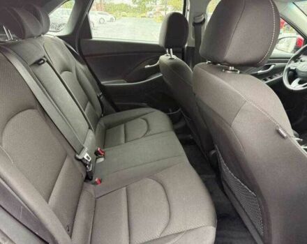 Красный Хендай Элантра, объемом двигателя 2 л и пробегом 78 тыс. км за 2600 $, фото 8 на Automoto.ua