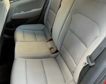 Красный Хендай Элантра, объемом двигателя 2 л и пробегом 170 тыс. км за 261 $, фото 4 на Automoto.ua