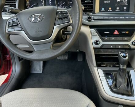 Красный Хендай Элантра, объемом двигателя 2 л и пробегом 170 тыс. км за 261 $, фото 3 на Automoto.ua