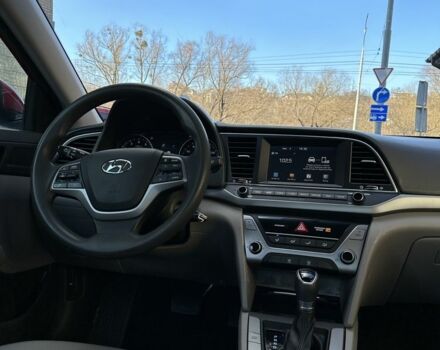 Красный Хендай Элантра, объемом двигателя 2 л и пробегом 170 тыс. км за 261 $, фото 5 на Automoto.ua