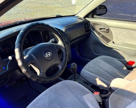 Красный Хендай Элантра, объемом двигателя 2 л и пробегом 380 тыс. км за 2800 $, фото 2 на Automoto.ua