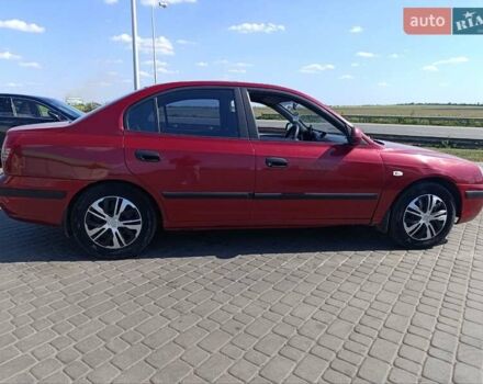 Красный Хендай Элантра, объемом двигателя 1.6 л и пробегом 265 тыс. км за 3000 $, фото 1 на Automoto.ua