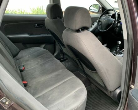 Красный Хендай Элантра, объемом двигателя 1.6 л и пробегом 89 тыс. км за 4998 $, фото 5 на Automoto.ua