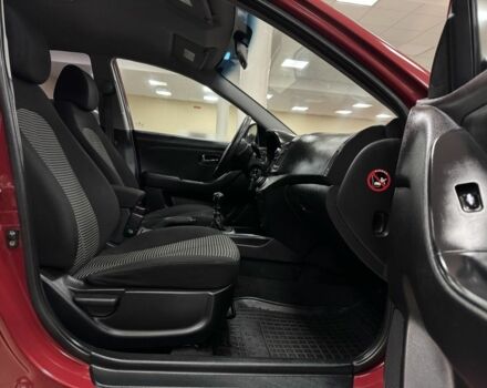 Красный Хендай Элантра, объемом двигателя 1.6 л и пробегом 142 тыс. км за 6800 $, фото 6 на Automoto.ua