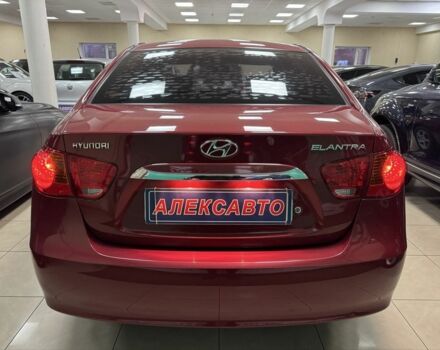 Красный Хендай Элантра, объемом двигателя 1.6 л и пробегом 142 тыс. км за 6800 $, фото 4 на Automoto.ua