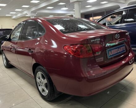 Красный Хендай Элантра, объемом двигателя 1.6 л и пробегом 142 тыс. км за 6800 $, фото 3 на Automoto.ua