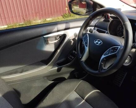 Красный Хендай Элантра, объемом двигателя 1.8 л и пробегом 195 тыс. км за 8500 $, фото 1 на Automoto.ua