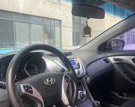 Красный Хендай Элантра, объемом двигателя 1.59 л и пробегом 185 тыс. км за 8700 $, фото 9 на Automoto.ua