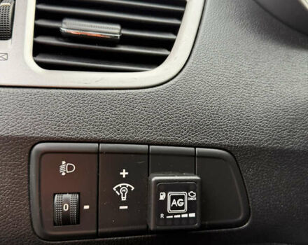 Красный Хендай Элантра, объемом двигателя 1.8 л и пробегом 200 тыс. км за 8300 $, фото 30 на Automoto.ua