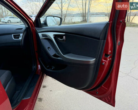 Красный Хендай Элантра, объемом двигателя 1.8 л и пробегом 200 тыс. км за 8750 $, фото 10 на Automoto.ua