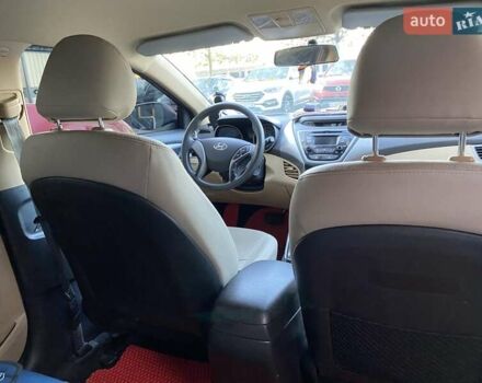 Красный Хендай Элантра, объемом двигателя 1.8 л и пробегом 277 тыс. км за 7500 $, фото 28 на Automoto.ua