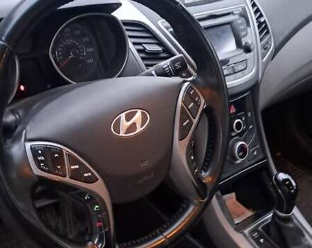 Красный Хендай Элантра, объемом двигателя 1.8 л и пробегом 160 тыс. км за 8000 $, фото 3 на Automoto.ua