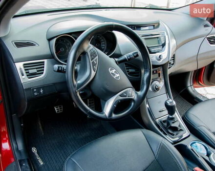 Красный Хендай Элантра, объемом двигателя 1.8 л и пробегом 81 тыс. км за 10200 $, фото 11 на Automoto.ua