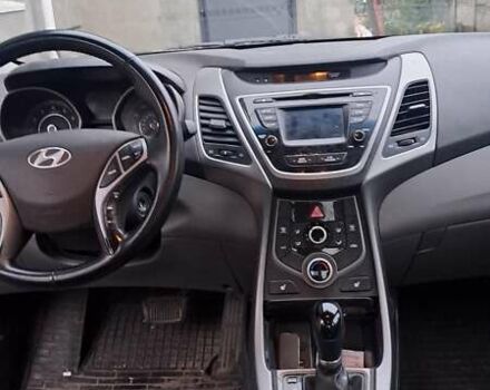 Красный Хендай Элантра, объемом двигателя 1.8 л и пробегом 160 тыс. км за 8000 $, фото 5 на Automoto.ua