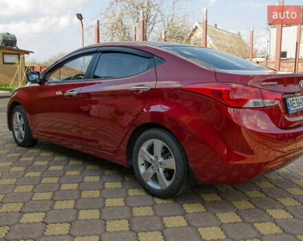 Красный Хендай Элантра, объемом двигателя 1.8 л и пробегом 81 тыс. км за 10200 $, фото 3 на Automoto.ua
