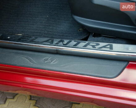 Красный Хендай Элантра, объемом двигателя 1.8 л и пробегом 81 тыс. км за 10200 $, фото 10 на Automoto.ua