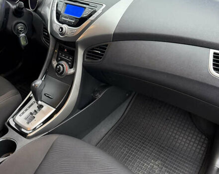 Красный Хендай Элантра, объемом двигателя 1.59 л и пробегом 136 тыс. км за 9800 $, фото 16 на Automoto.ua