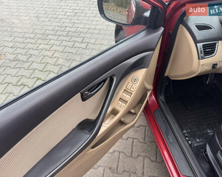 Красный Хендай Элантра, объемом двигателя 1.6 л и пробегом 170 тыс. км за 8900 $, фото 18 на Automoto.ua