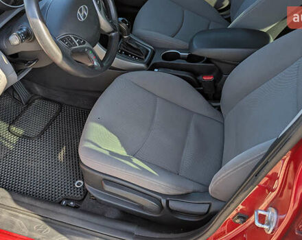 Красный Хендай Элантра, объемом двигателя 1.8 л и пробегом 214 тыс. км за 8400 $, фото 15 на Automoto.ua