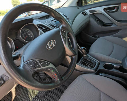 Красный Хендай Элантра, объемом двигателя 1.8 л и пробегом 214 тыс. км за 8400 $, фото 14 на Automoto.ua