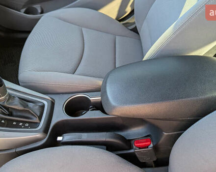 Красный Хендай Элантра, объемом двигателя 1.8 л и пробегом 214 тыс. км за 8400 $, фото 13 на Automoto.ua