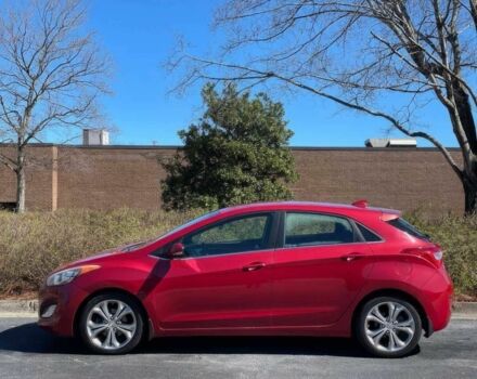 Красный Хендай Элантра, объемом двигателя 2 л и пробегом 88 тыс. км за 13550 $, фото 3 на Automoto.ua