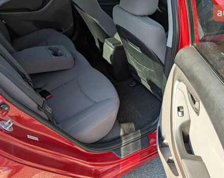 Красный Хендай Элантра, объемом двигателя 1.8 л и пробегом 214 тыс. км за 8400 $, фото 18 на Automoto.ua