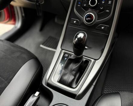 Красный Хендай Элантра, объемом двигателя 1.6 л и пробегом 190 тыс. км за 9700 $, фото 16 на Automoto.ua