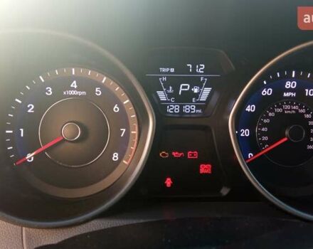 Червоний Хендай Елантра, об'ємом двигуна 1.8 л та пробігом 205 тис. км за 7500 $, фото 4 на Automoto.ua