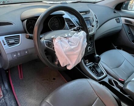 Красный Хендай Элантра, объемом двигателя 1.8 л и пробегом 150 тыс. км за 7900 $, фото 6 на Automoto.ua