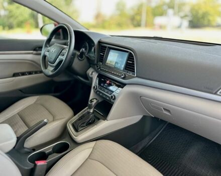 Хендай Элантра 2016 в Днепре (Днепропетровске) на Automoto.ua Красный Хендай Элантра, объемом двигателя 2 л и пробегом 184 тыс. км за 11499 $, фото 15 на Automoto.ua