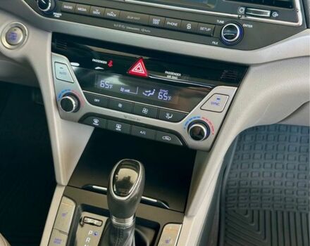 Хендай Элантра 2016 в Днепре (Днепропетровске) на Automoto.ua Красный Хендай Элантра, объемом двигателя 2 л и пробегом 184 тыс. км за 11499 $, фото 17 на Automoto.ua