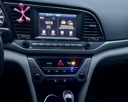 Красный Хендай Элантра, объемом двигателя 2 л и пробегом 182 тыс. км за 11500 $, фото 25 на Automoto.ua