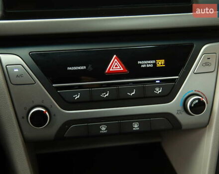 Хендай Элантра 2016 в Харькове на Automoto.ua Красный Хендай Элантра, объемом двигателя 2 л и пробегом 66 тыс. км за 11000 $, фото 16 на Automoto.ua