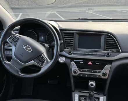 Хендай Элантра 2016 в Киеве на Automoto.ua Красный Хендай Элантра, объемом двигателя 2 л и пробегом 85 тыс. км за 12900 $, фото 23 на Automoto.ua