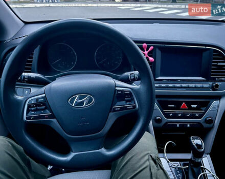 Красный Хендай Элантра, объемом двигателя 2 л и пробегом 182 тыс. км за 11500 $, фото 22 на Automoto.ua