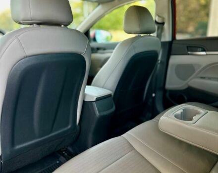 Хендай Элантра 2016 в Днепре (Днепропетровске) на Automoto.ua Красный Хендай Элантра, объемом двигателя 2 л и пробегом 184 тыс. км за 11499 $, фото 10 на Automoto.ua