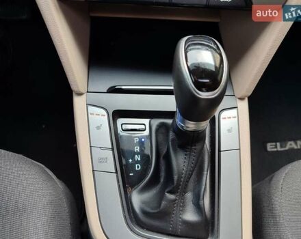 Красный Хендай Элантра, объемом двигателя 2 л и пробегом 112 тыс. км за 12600 $, фото 13 на Automoto.ua