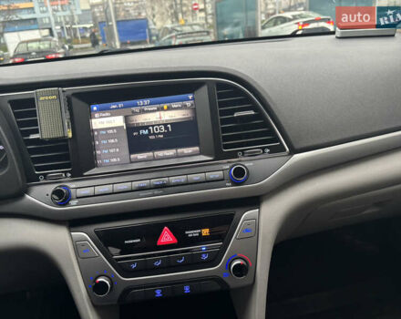 Красный Хендай Элантра, объемом двигателя 1.98 л и пробегом 109 тыс. км за 9800 $, фото 9 на Automoto.ua