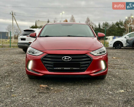 Красный Хендай Элантра, объемом двигателя 2 л и пробегом 85 тыс. км за 12000 $, фото 1 на Automoto.ua